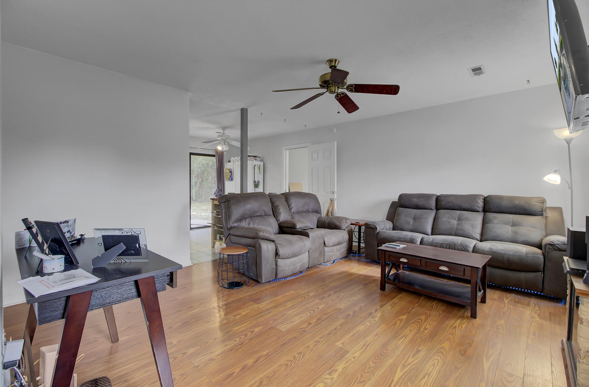208 Janice Street Goose Creek, SC 29445 - Photo 5 of 20 Living Room