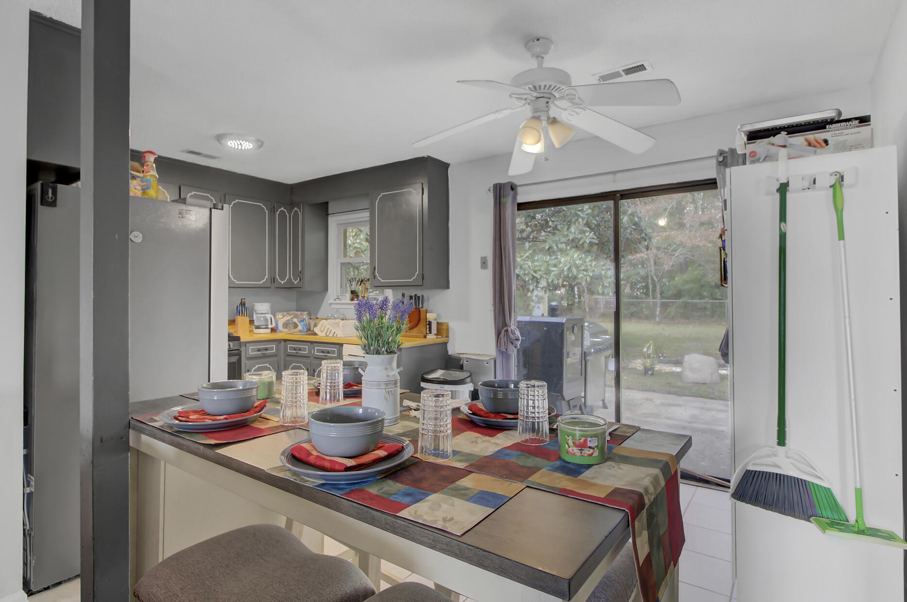 208 Janice Street Goose Creek, SC 29445 - Photo 10 of 20 Kitchen
