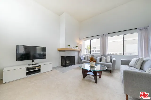 $660,000 | 365 West Alameda Avenue, Unit 304, Burbank, CA 91506