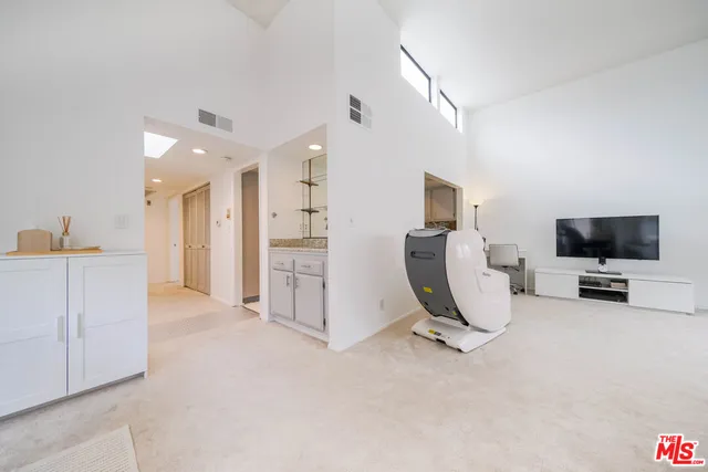 $660,000 | 365 West Alameda Avenue, Unit 304, Burbank, CA 91506