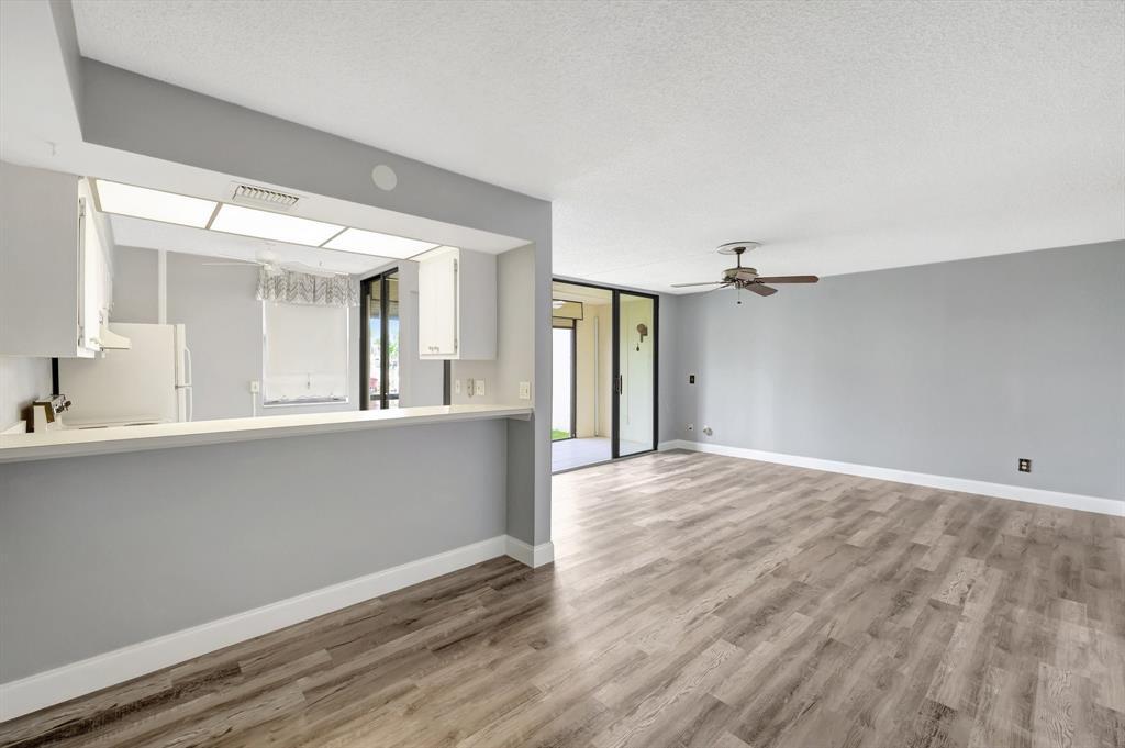 1950 Southwest Palm City Road, Unit 5104 Stuart, FL 34994 - Photo 8 of 20 Dining Area-Breakfast Nook