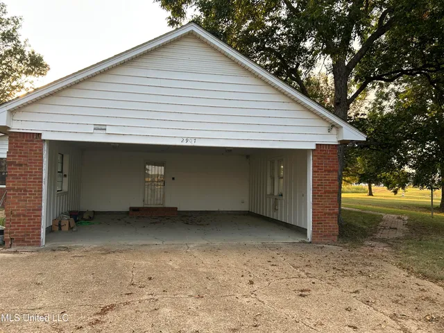 $350,000 | 2907 Highway 8, Cleveland, MS 38732