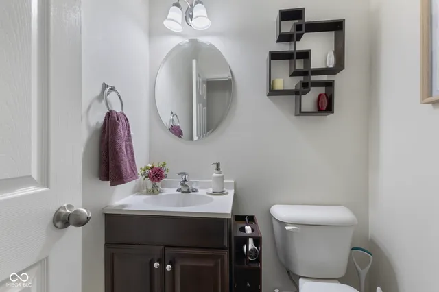 $415,000 | 3372 Clary Blvd S Drive, Greenwood, IN 46143