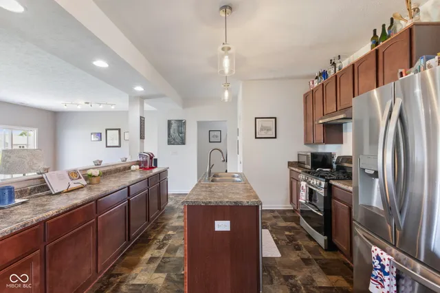 $415,000 | 3372 Clary Blvd S Drive, Greenwood, IN 46143