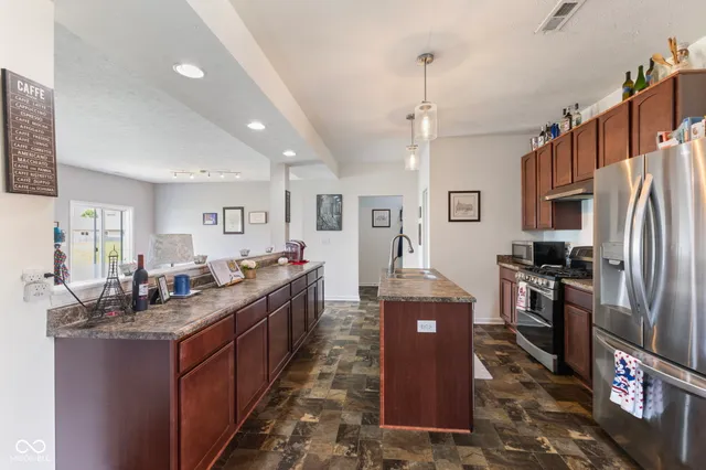 $415,000 | 3372 Clary Blvd S Drive, Greenwood, IN 46143