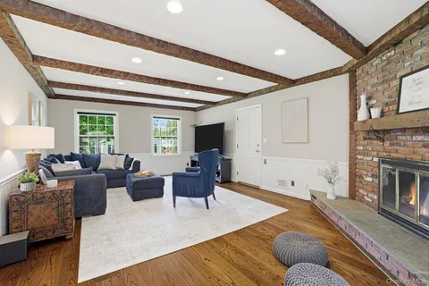 $1,249,000 | 16 Old Farm Lane, Hartsdale, NY 10530