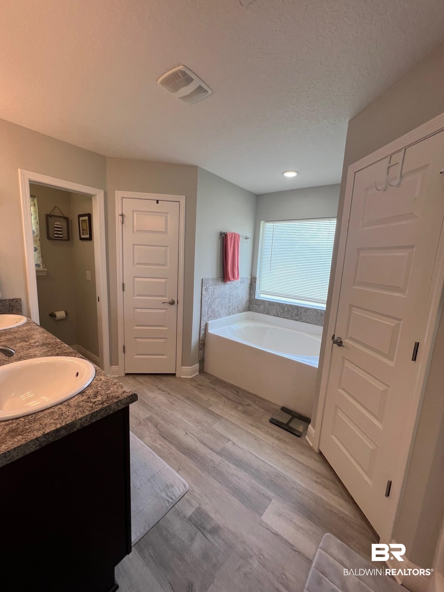 3129 Pinewood Circle Lillian, AL 36549 - Photo 11 of 38 Primary Bath