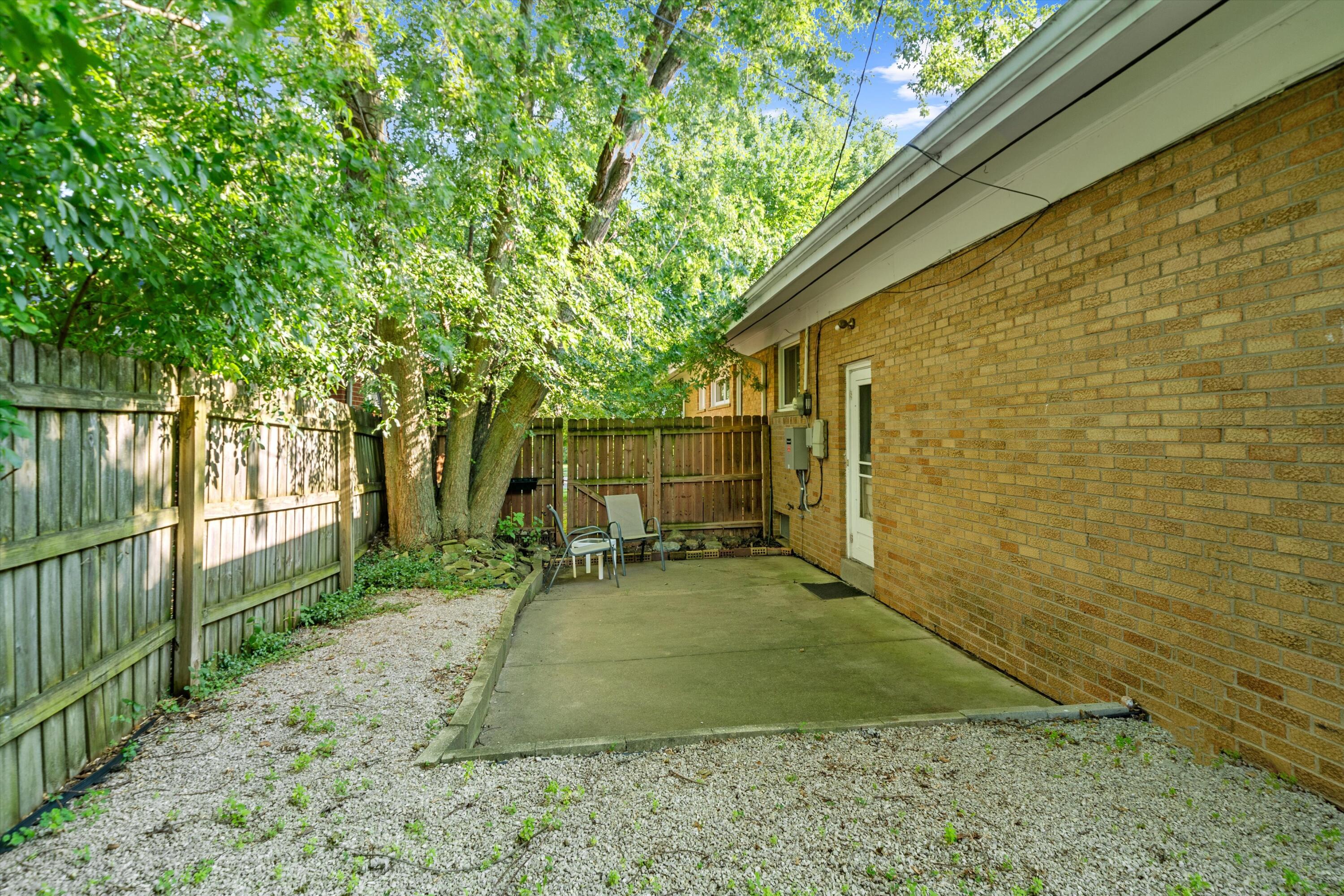1609 Glastonbury Road Ann Arbor, MI 48103 - Photo 26 of 34 26