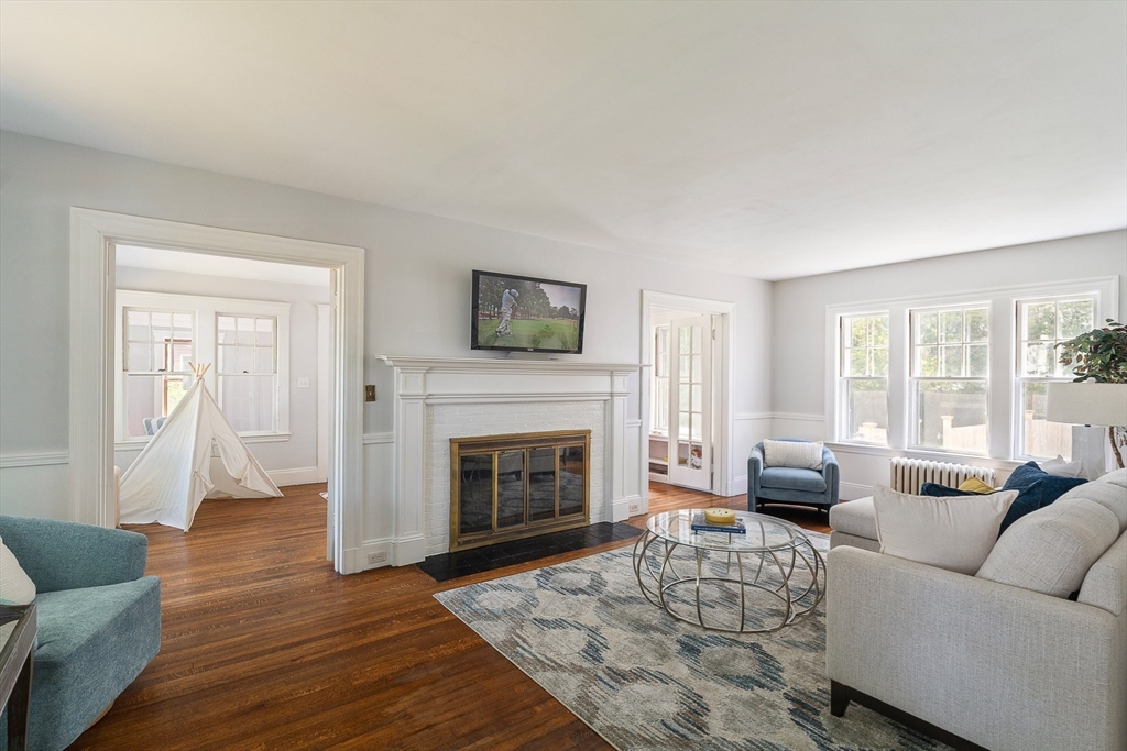 15 Agawam Road Newton, MA 02468 - Photo 3 of 25