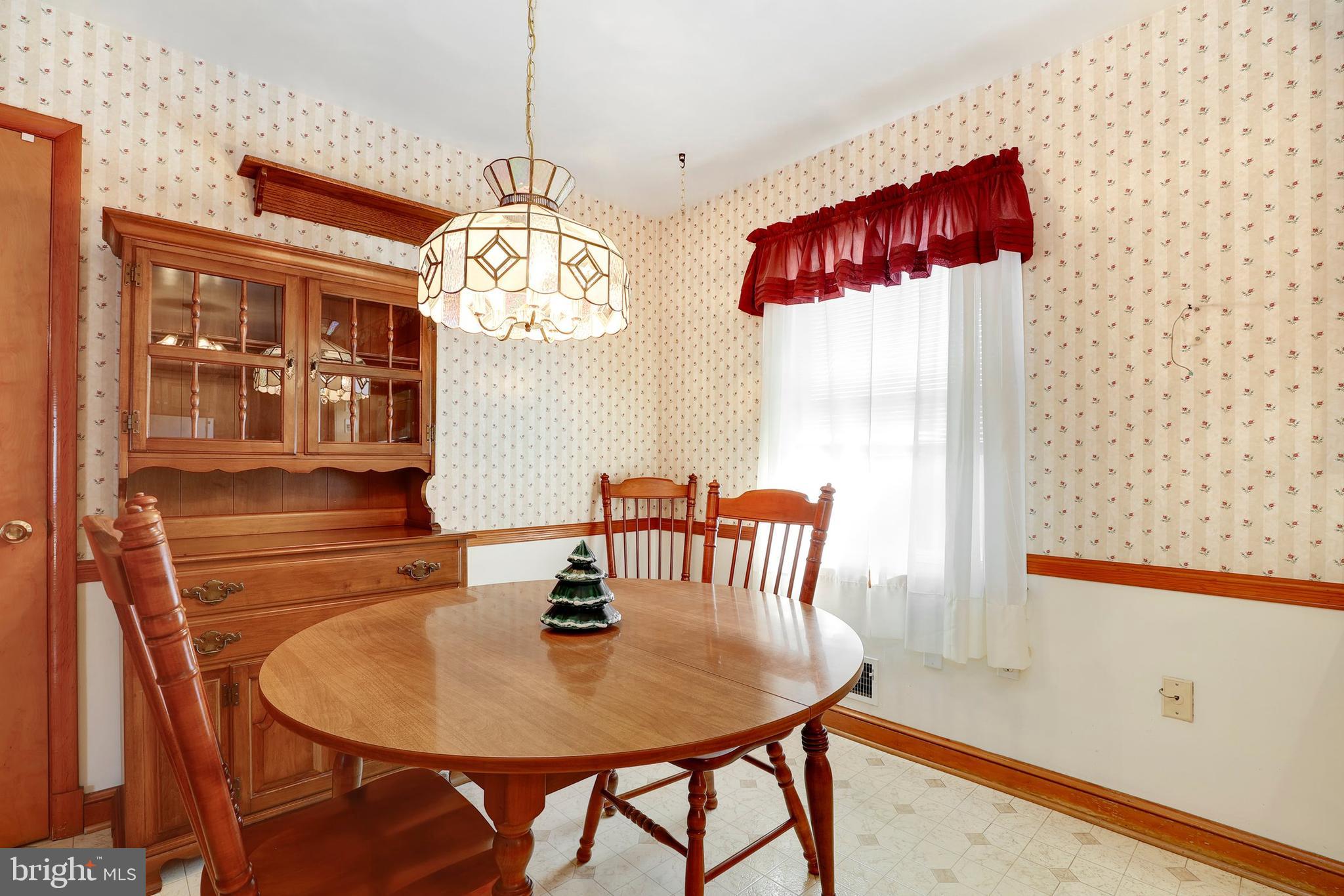 24429 Ridge Road Damascus, MD 20872 - Photo 5 of 23 Gallery Image 5