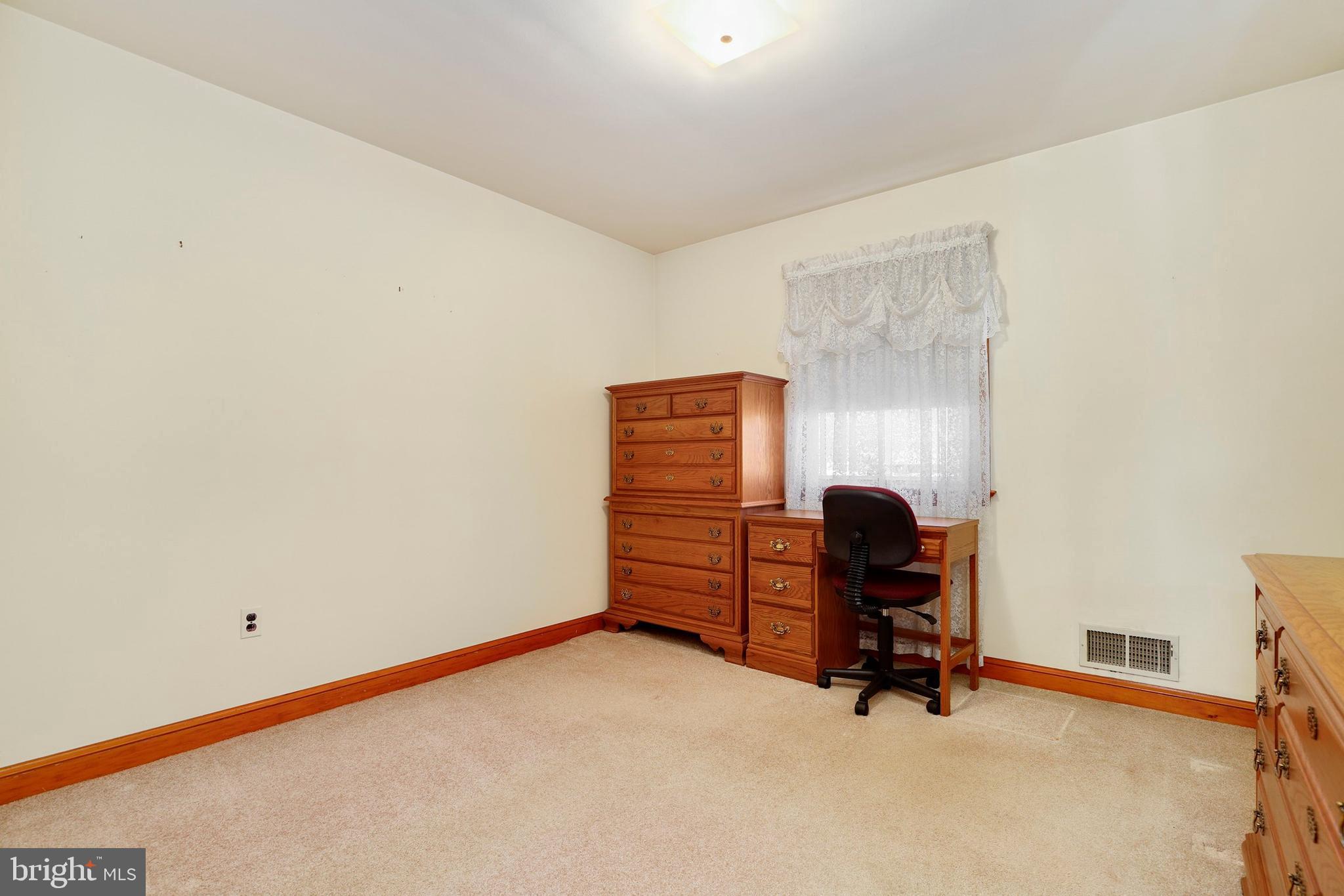 24429 Ridge Road Damascus, MD 20872 - Photo 10 of 23 Gallery Image 10
