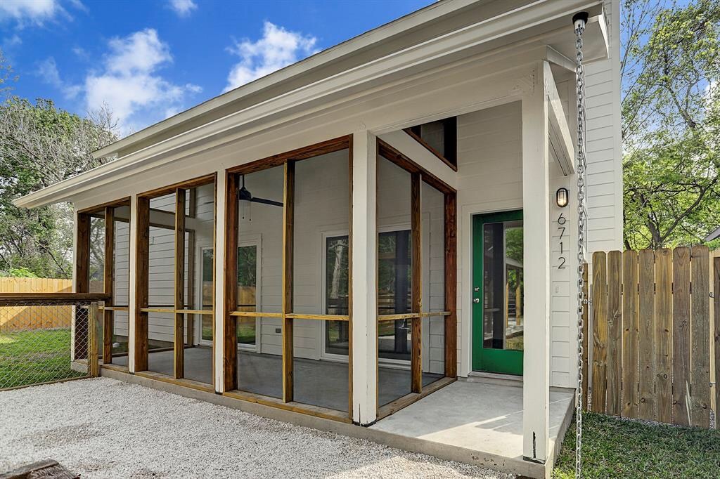 6712 Cohn Street Houston, TX 77091 - Photo 3 of 14