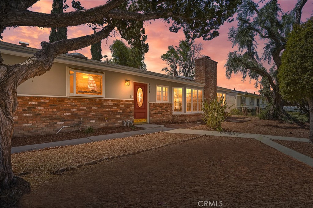 1534 Wallace Street Simi Valley, CA 93065 - Photo 3 of 48