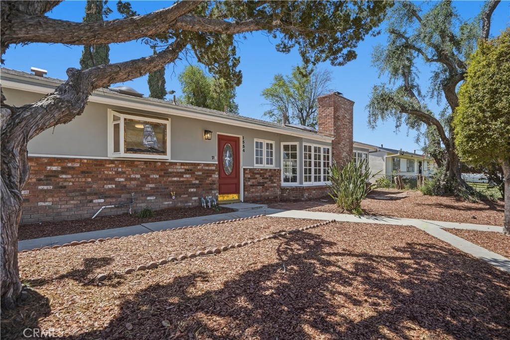 1534 Wallace Street Simi Valley, CA 93065 - Photo 4 of 48