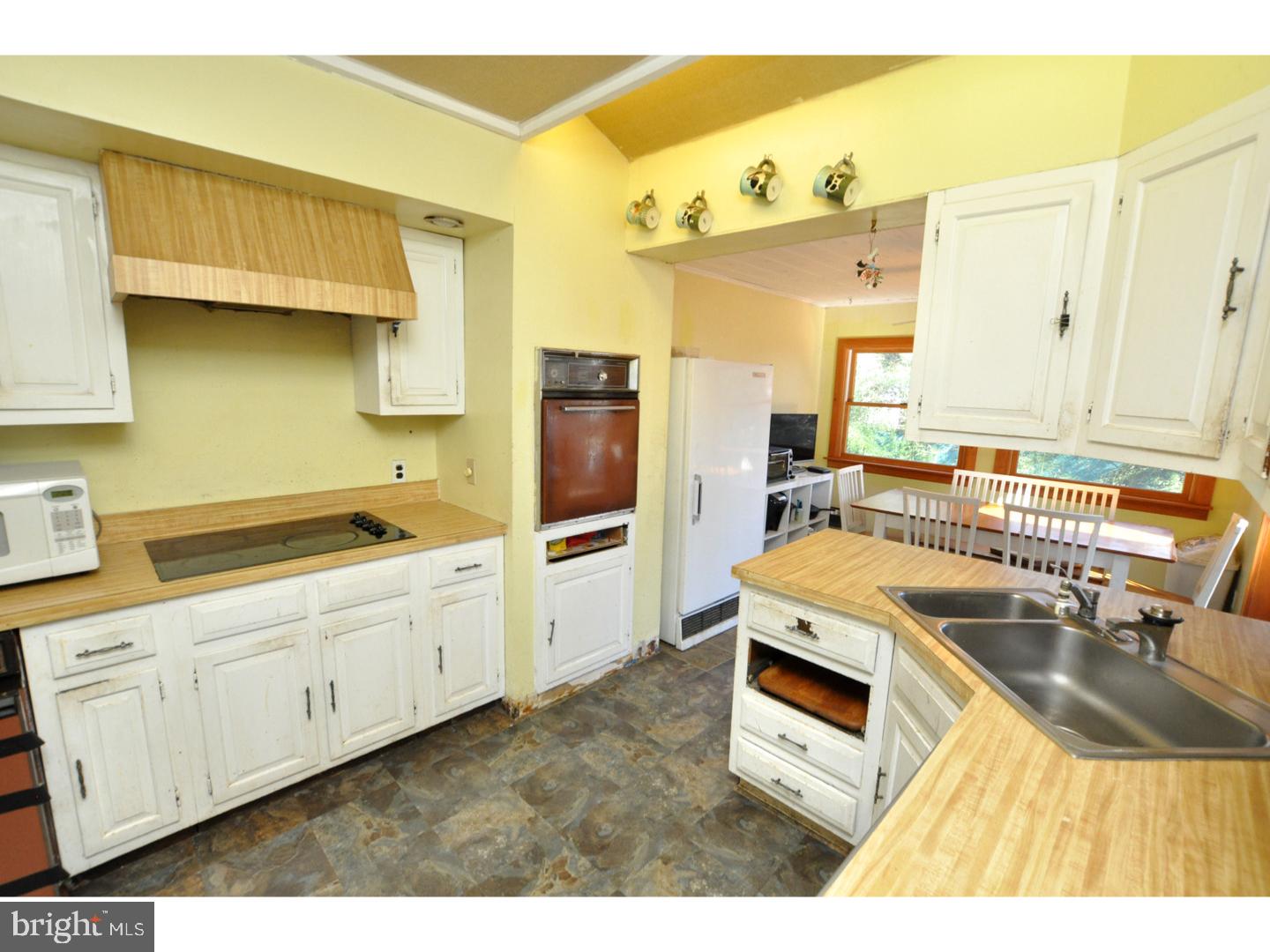 404 Howard Road Cherry Hill, NJ 08034 - Photo 7 of 17 Gallery Image 7