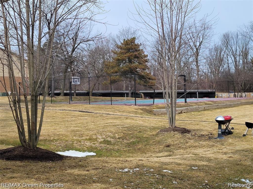 30038 West 12 Mile Road, Unit 37 Farmington Hills, MI 48334 - Photo 23 of 28