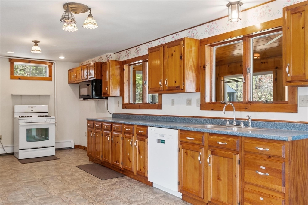 14 Wright Road Ashby, MA 01431 - Photo 10 of 39