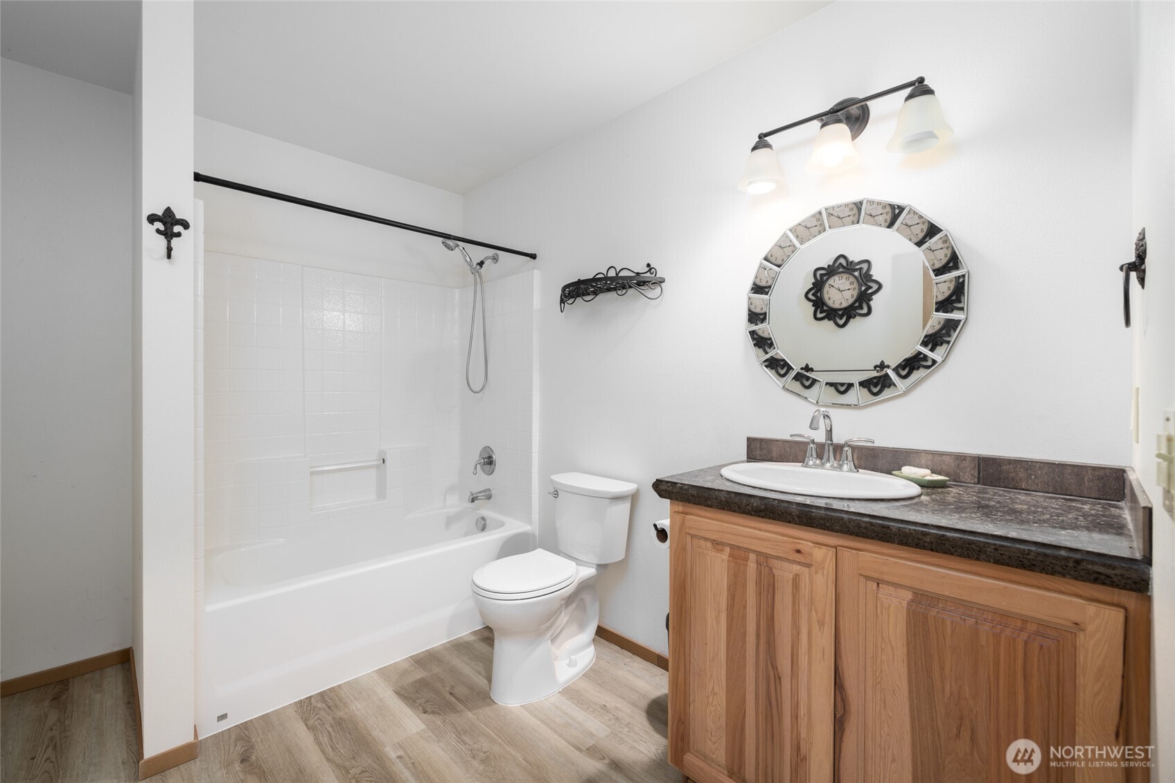 965 North Fruitdale Road Sedro-Woolley, WA 98284 - Photo 12 of 37