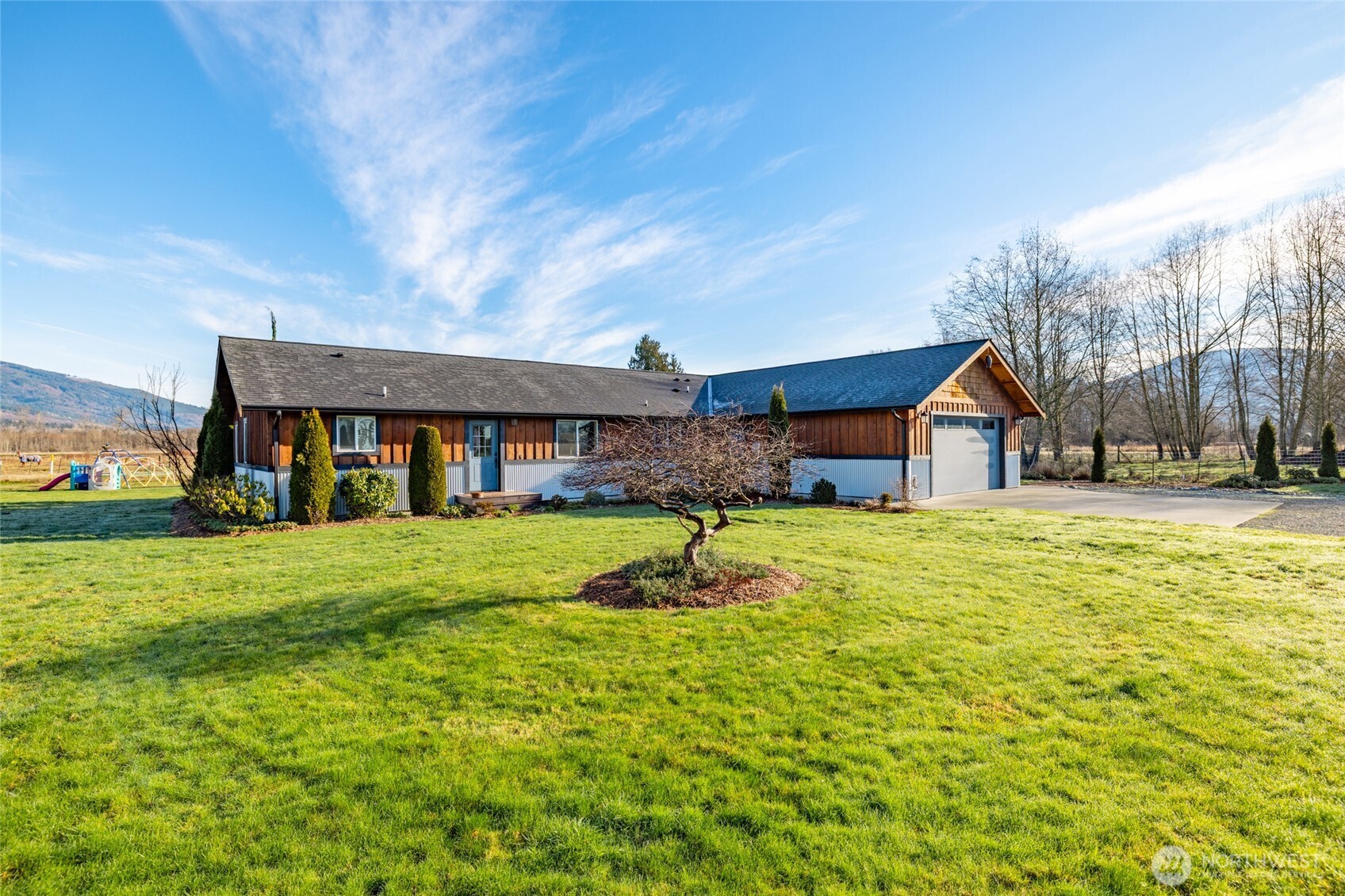 965 North Fruitdale Road Sedro-Woolley, WA 98284 - Photo 2 of 37