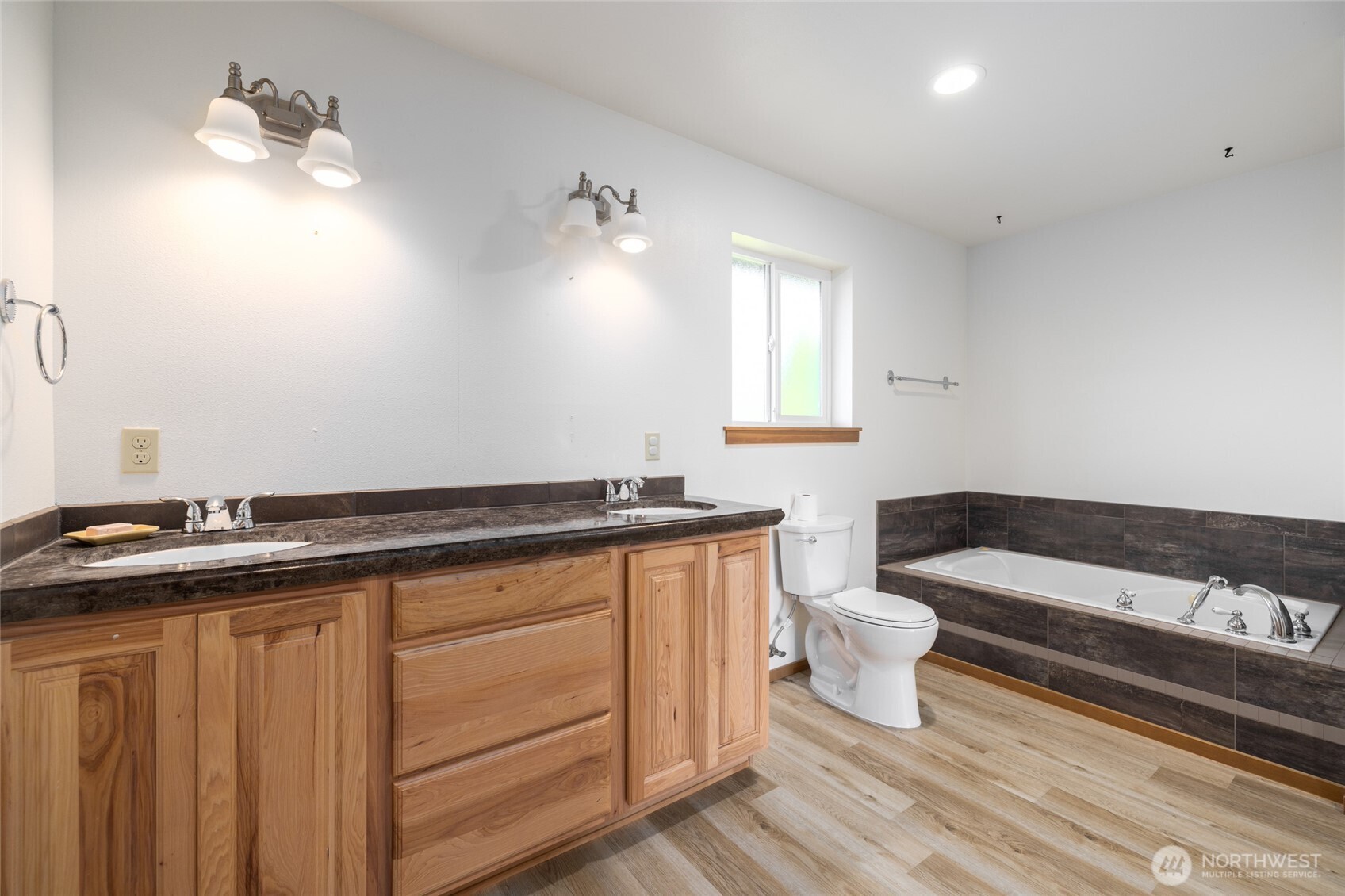 965 North Fruitdale Road Sedro-Woolley, WA 98284 - Photo 21 of 37