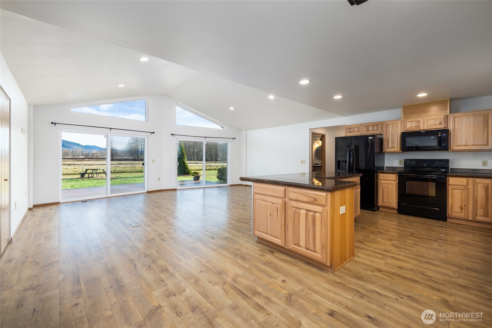 965 North Fruitdale Road Sedro-Woolley, WA 98284 - Photo 4 of 37