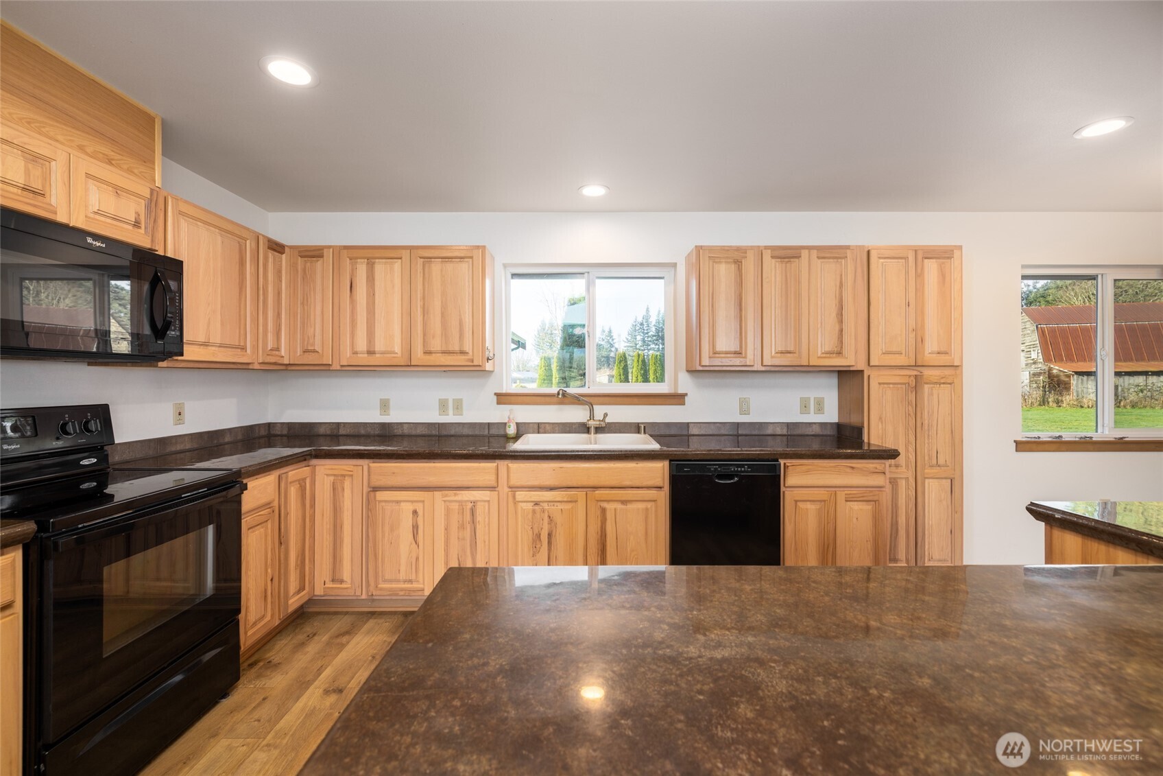 965 North Fruitdale Road Sedro-Woolley, WA 98284 - Photo 8 of 37