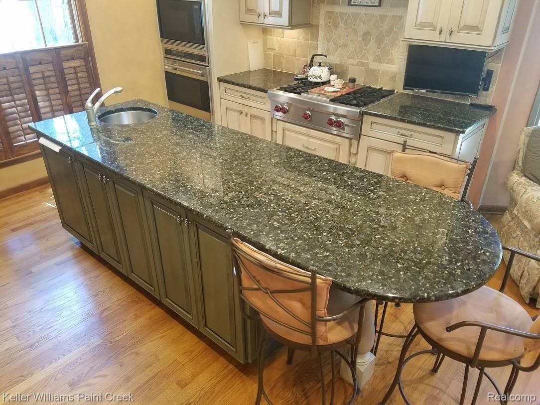 2210 Kingsford Road Rochester, MI 48309 - Photo 15 of 34 20190807_150234.jpg
