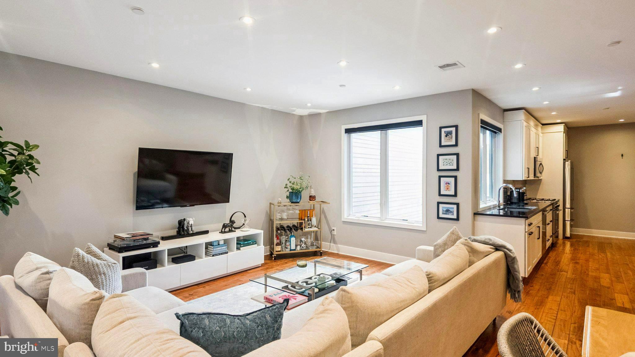 520 Kater Street, Unit D5 Philadelphia, PA 19147 - Photo 5 of 42