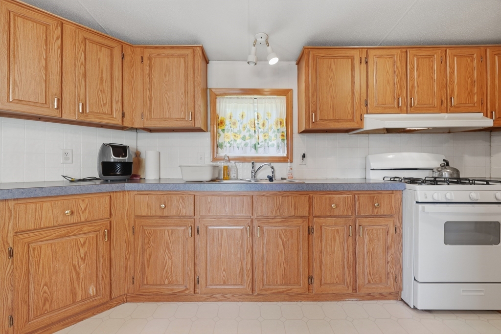 83 Clark Road, Unit 22 Shirley, MA 01464 - Photo 11 of 33 Gallery Image 11