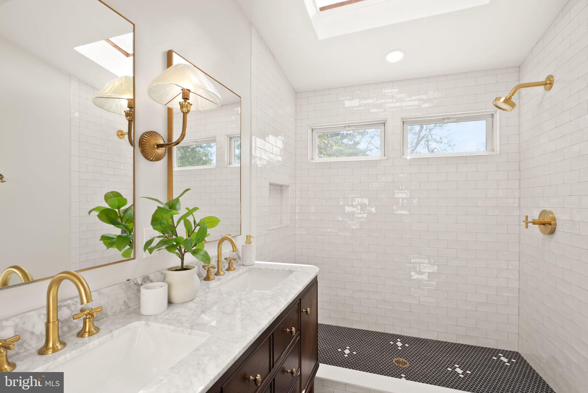 210 4th Street Southeast Washington, DC 20003 - Photo 10 of 71