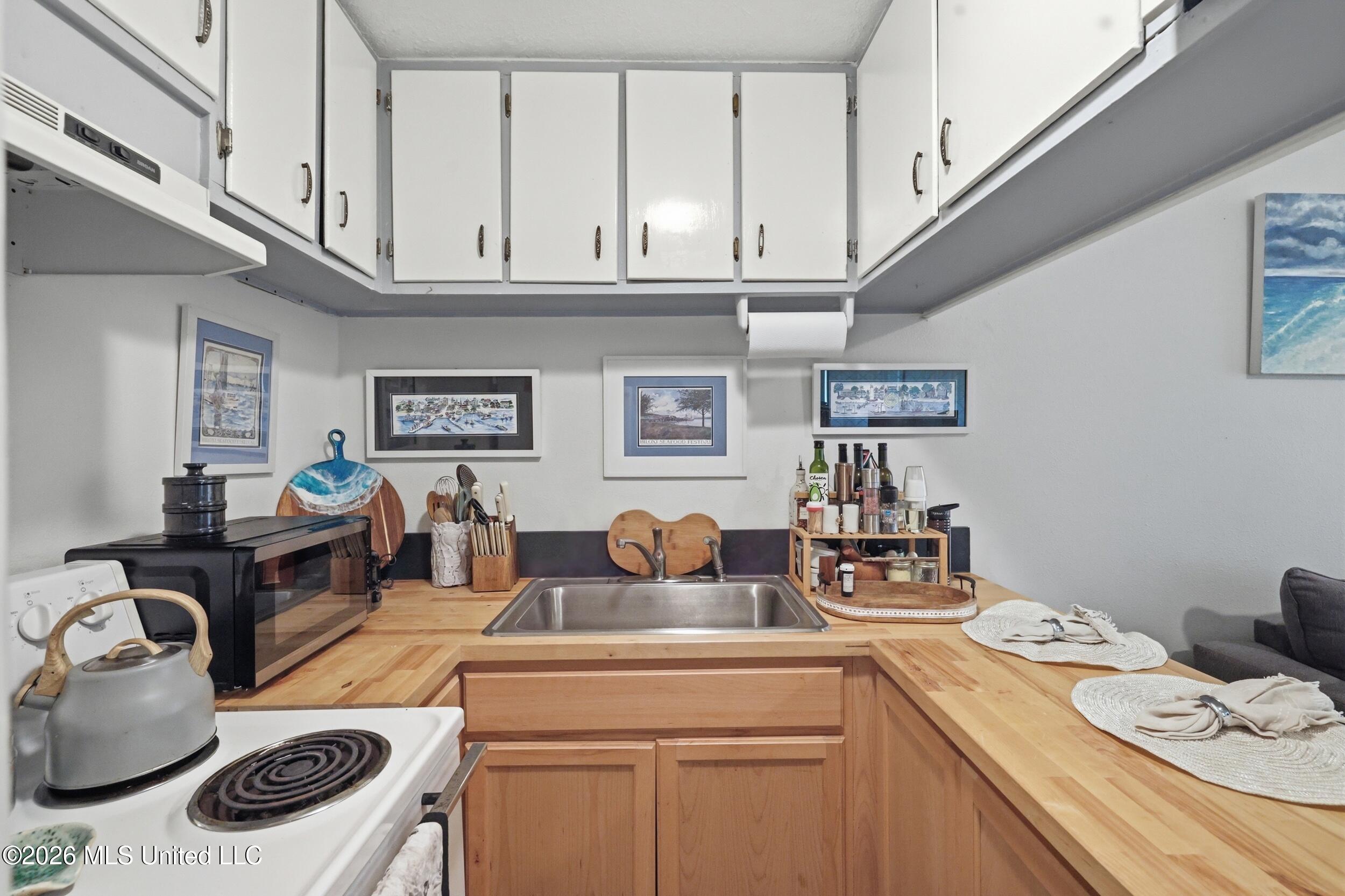 12506 Lorraine Road Biloxi, MS 39532 - Photo 11 of 31 13_r6__6748