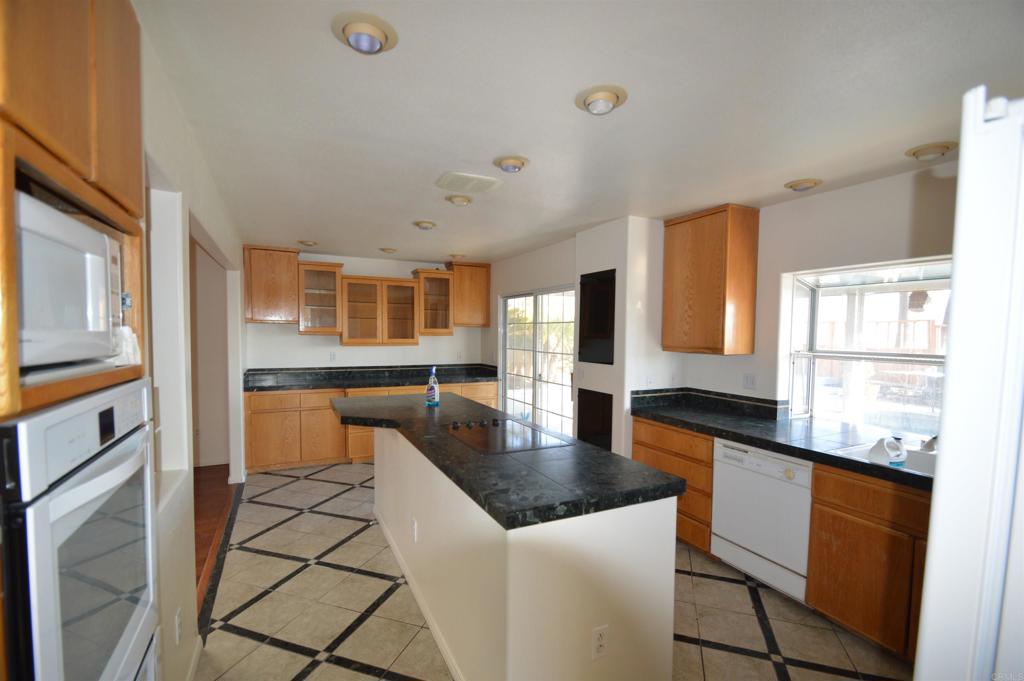 2951 Shady Pine Street Spring Valley, CA 91978 - Photo 11 of 16
