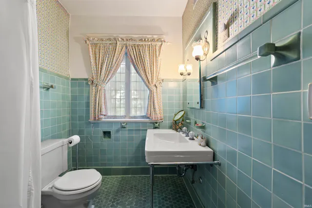 $825,000 | 808 Sunset Avenue, Evansville, IN 47713