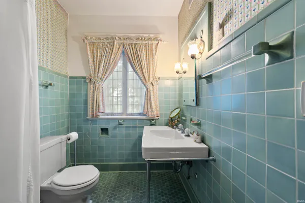 $800,000 | 808 Sunset Avenue, Evansville, IN 47713