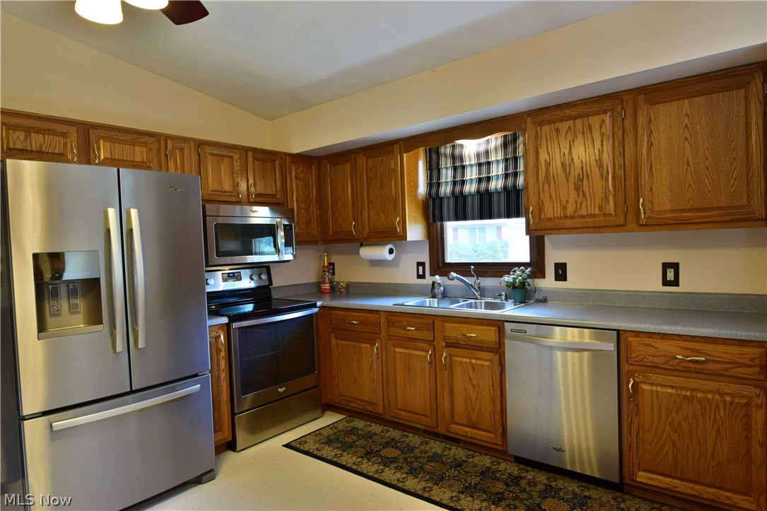 6619 Palmyra Road Southwest Warren, OH 44481 - Photo 11 of 35 Gallery Image 11