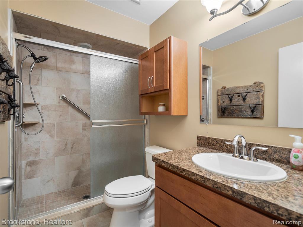 564 Victoria Court Rochester Hills, MI 48307 - Photo 20 of 40