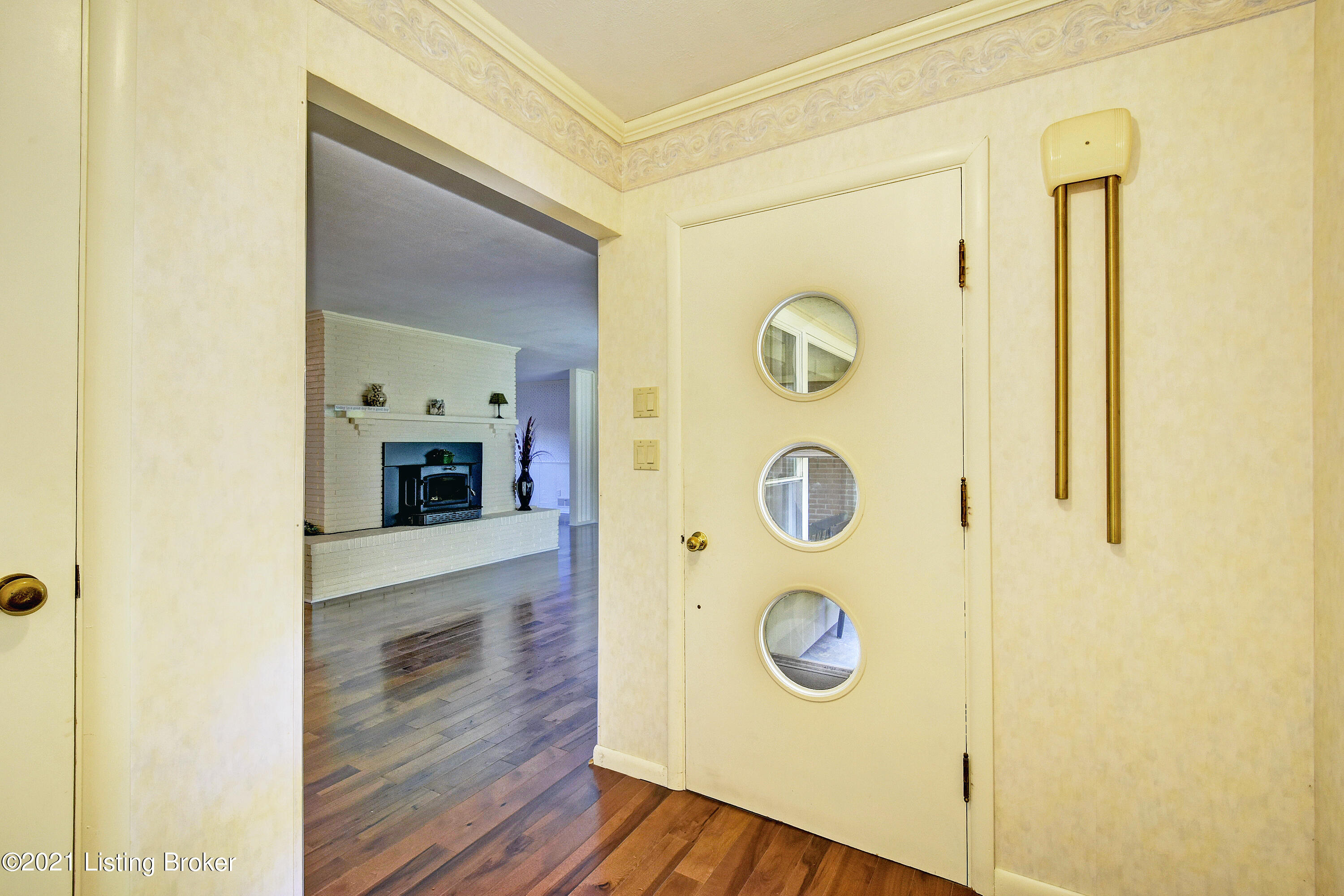 211 Woodcleft Road Louisville, KY 40222 - Photo 2 of 47 Front Door