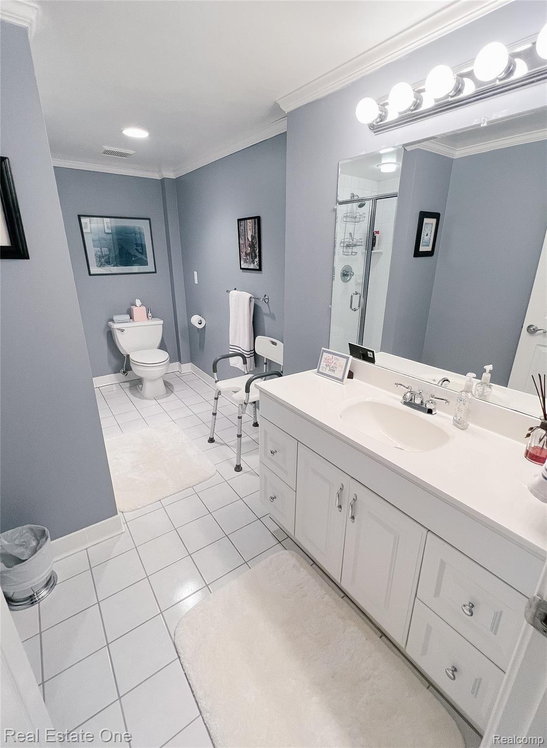 2014 Mapleridge Road Rochester, MI 48309 - Photo 49 of 53 49.jpg