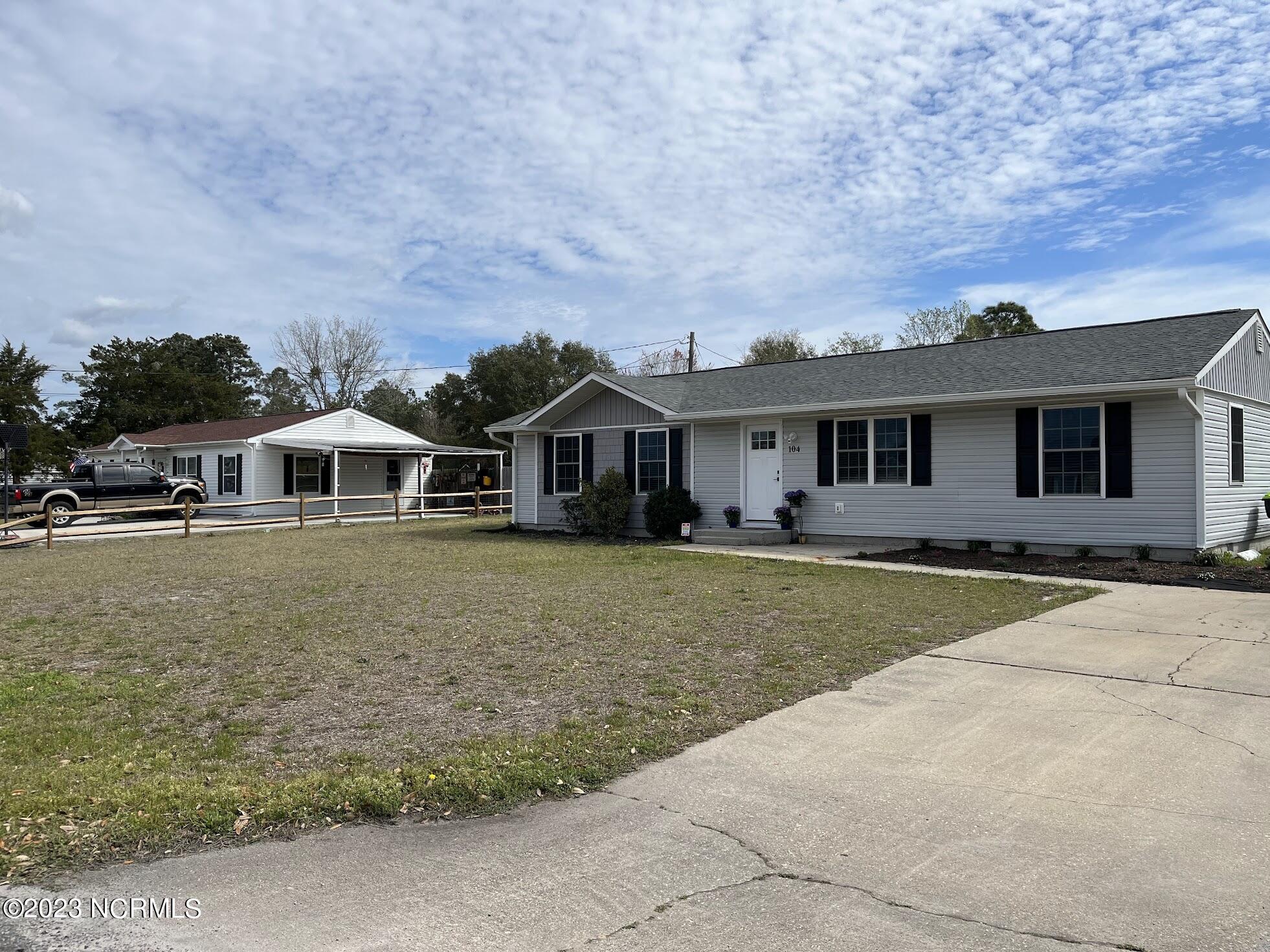 104 Riegel Drive Hubert, NC 28539 - Photo 3 of 19 Front 2