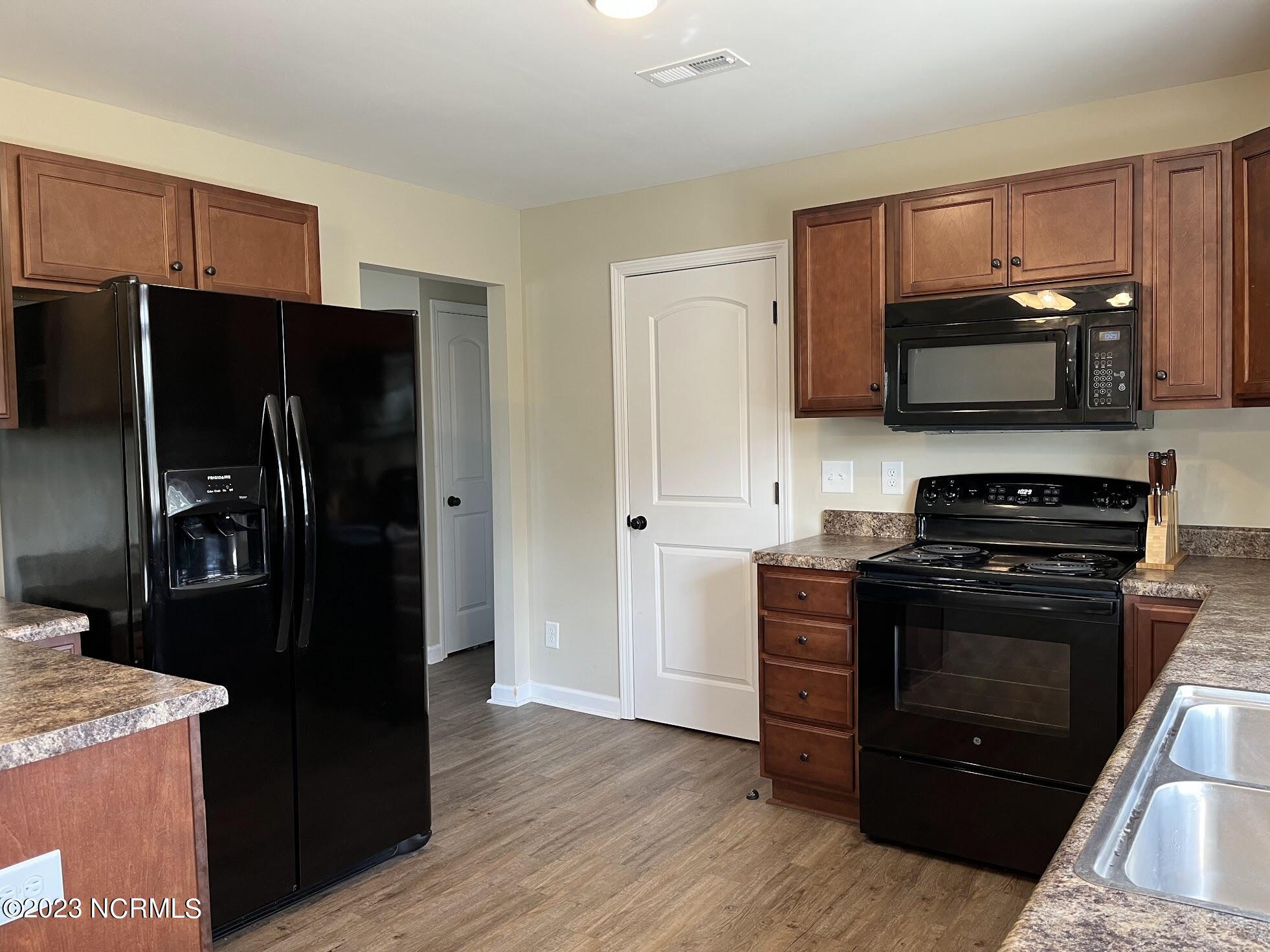 104 Riegel Drive Hubert, NC 28539 - Photo 8 of 19 Kitchen 2