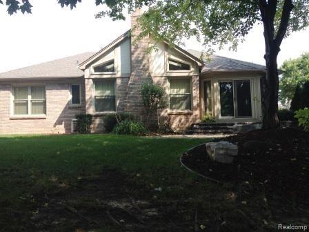 452 Mayapple Court Rochester, MI 48307 - Photo 2 of 8 Back Exterior