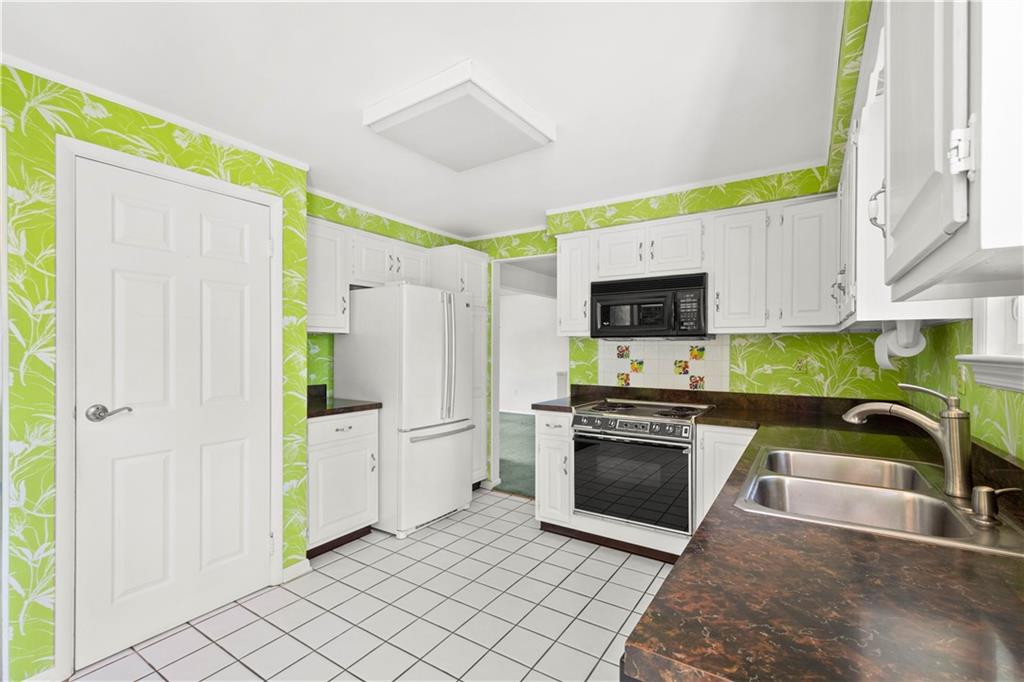 153 North Jamestown Road Coraopolis, PA 15108 - Photo 12 of 25 Gallery Image 12