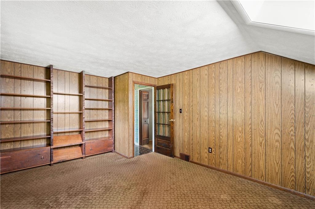 153 North Jamestown Road Coraopolis, PA 15108 - Photo 16 of 25 Gallery Image 16