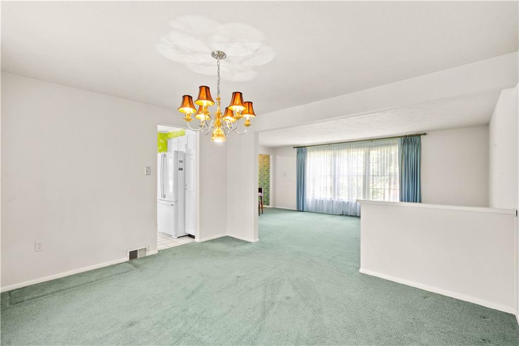 153 North Jamestown Road Coraopolis, PA 15108 - Photo 9 of 25 Gallery Image 9