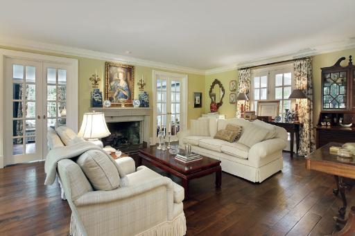 150 Maple Hill Road Glencoe, IL 60022 - Photo 3 of 12 Gallery Image 3