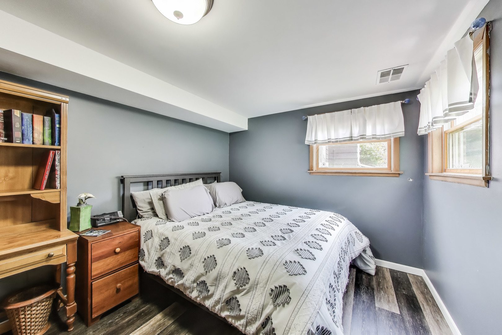 1241 Elliott Street Park Ridge, IL 60068 - Photo 8 of 14 a bedroom with a bed and a window