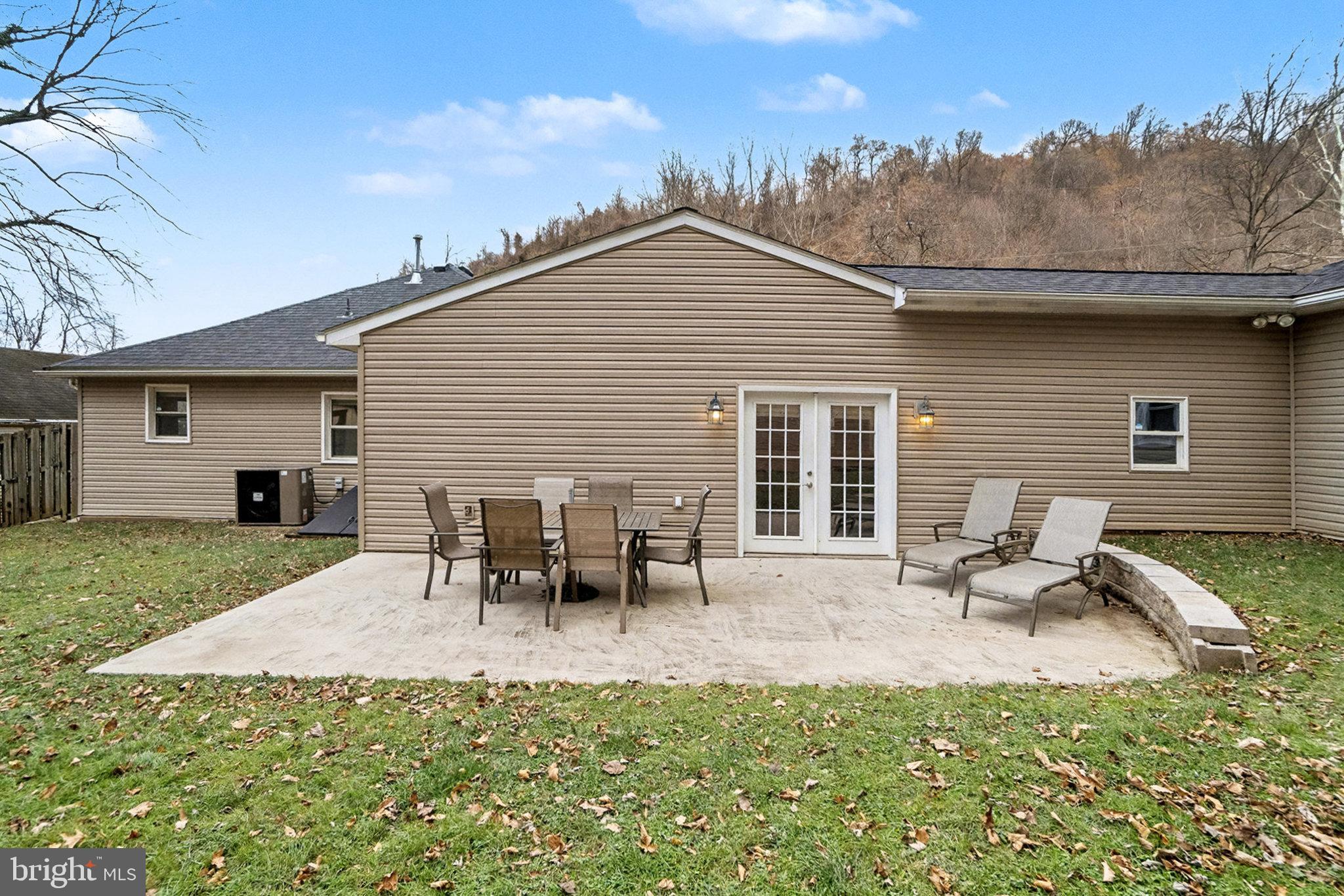 823 Roberts Valley Road Harrisburg, PA 17110 - Photo 29 of 32 patio