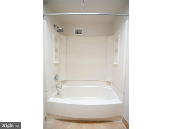 12482 Sweet Briar Road Philadelphia, PA 19154 - Photo 17 of 19 Gallery Image 17