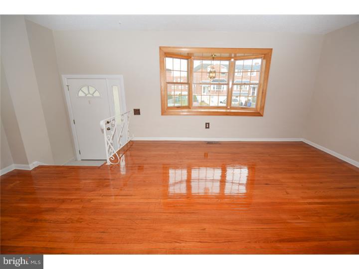 12482 Sweet Briar Road Philadelphia, PA 19154 - Photo 3 of 19 Gallery Image 3