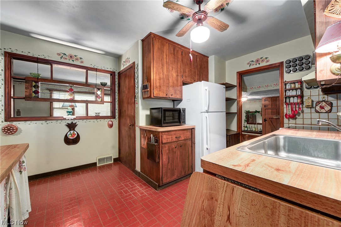 32949 Bagley Road North Ridgeville, OH 44039 - Photo 13 of 42 Gallery Image 13